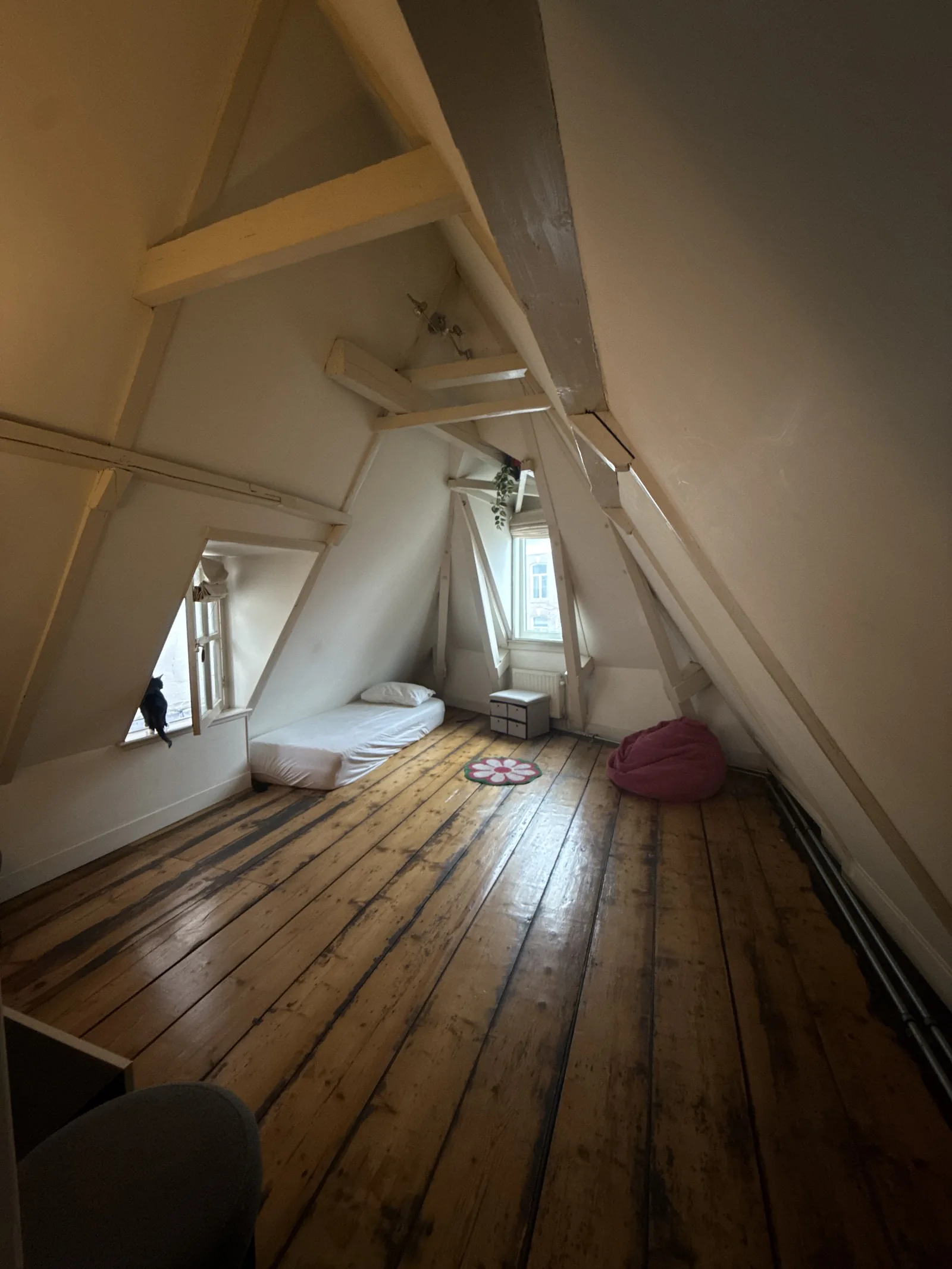 Kamer aan de Spuistraat — foto 1