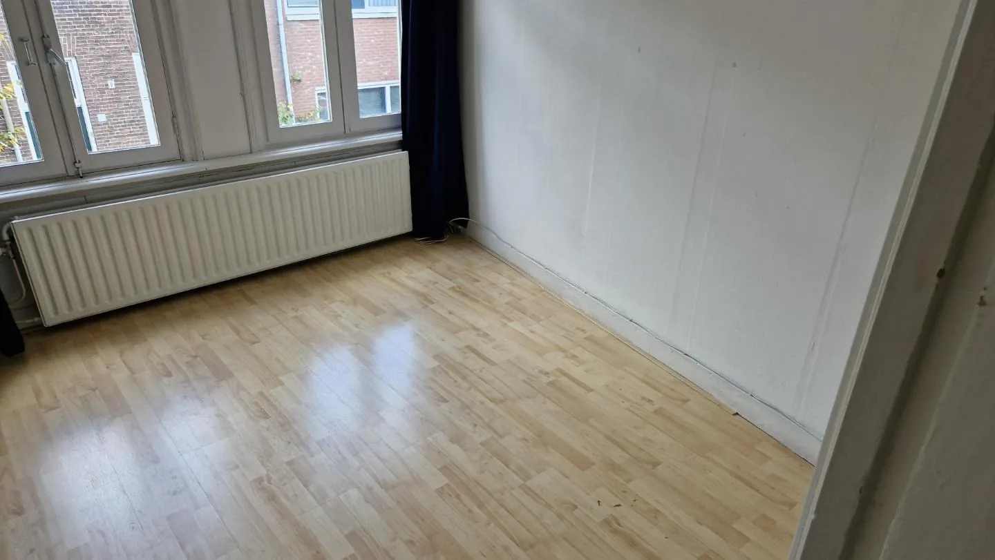 Kamer aan de Sumatrastraat — foto 1