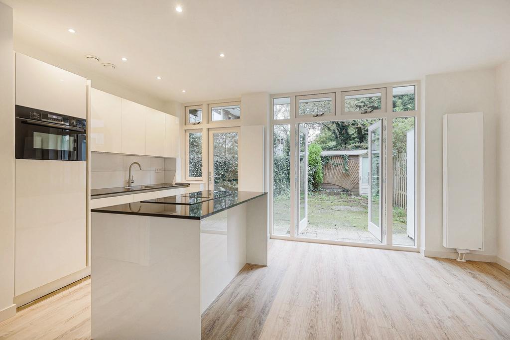 Appartement aan de Johannes van der Waalsstraat — foto 1
