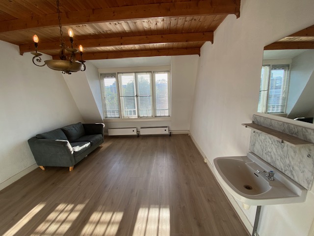 Kamer aan de Beeklaan — foto 1