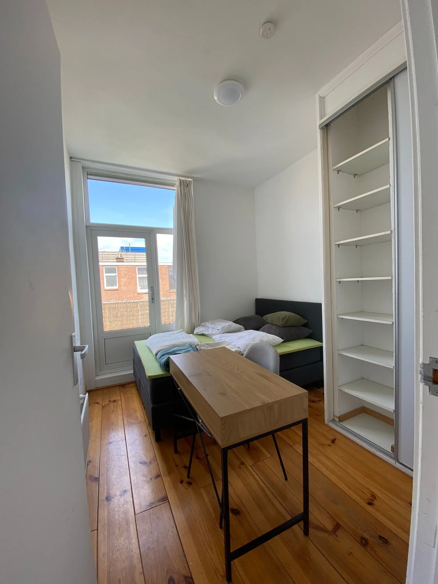 Kamer aan de Lutmastraat — foto 1