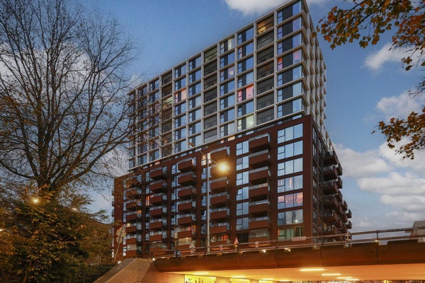 Appartement aan de Bijlmerplein — foto 1