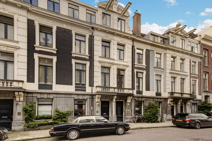 Appartement aan de Pieter Cornelisz. Hooftstraat — foto 1